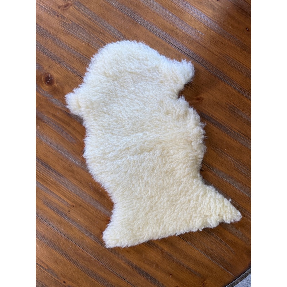 American Girl Pleasant Company Sweet Dreams Josefina Sheepskin Rug for Doll